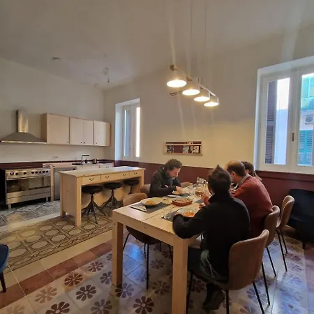 Lostabile & Coworking Guest house