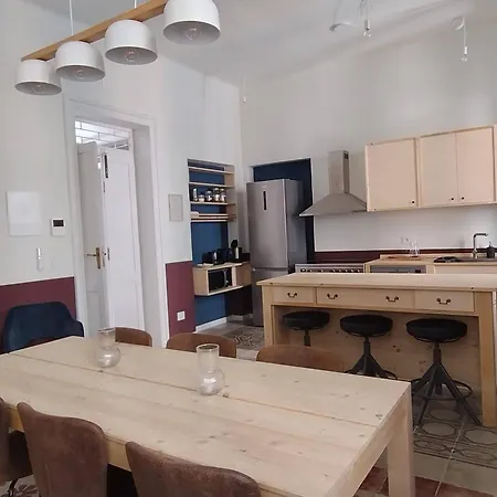 بيت ضيافة Lostabile & Coworking 3*